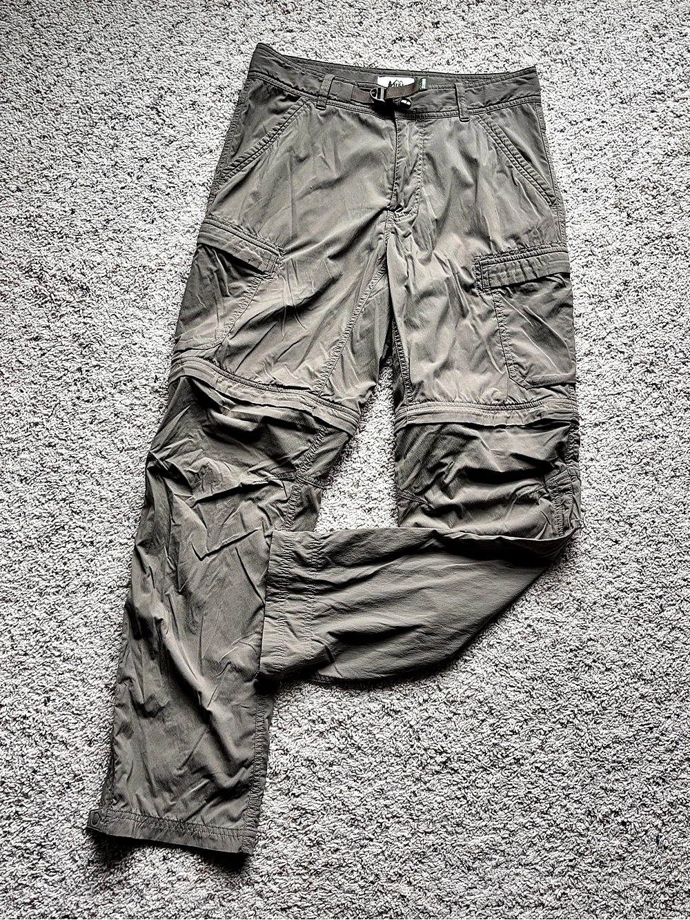 REI Convertible Tan Cargo Pants Men’s Waist 30 x 30 great condition